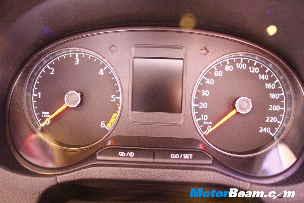 2014 Volkswagen Polo Instrument