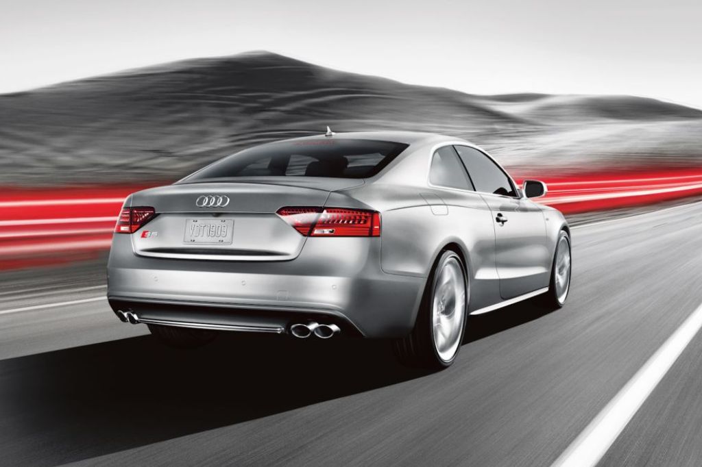 2015-Audi-S5-Coupe-Rear