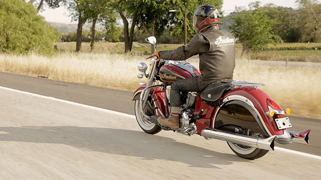 2015 Indian Motorcycles Chief Classic Two Tone Red Thunder Black