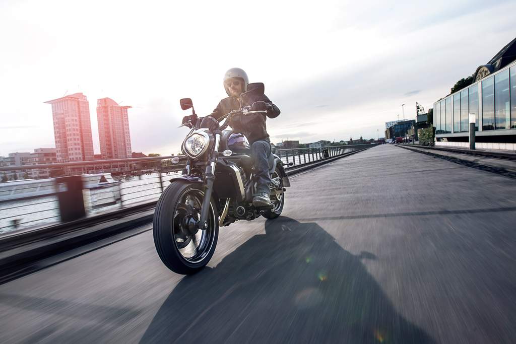 2015 Kawasaki Vulcan S Action