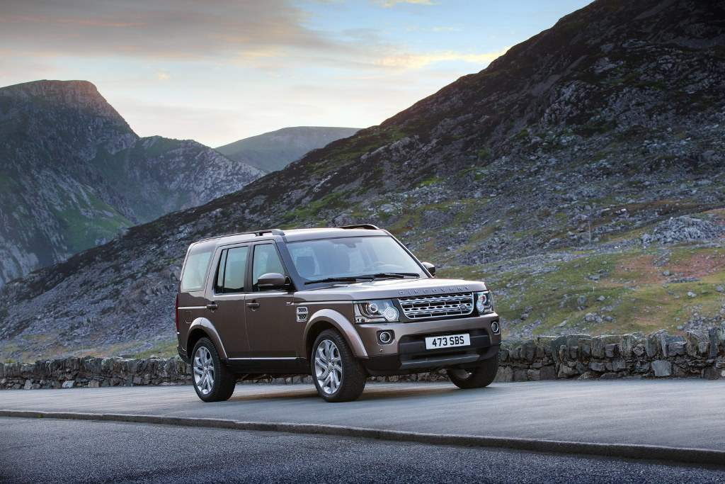 2015 Land Rover Discovery Wallpaper