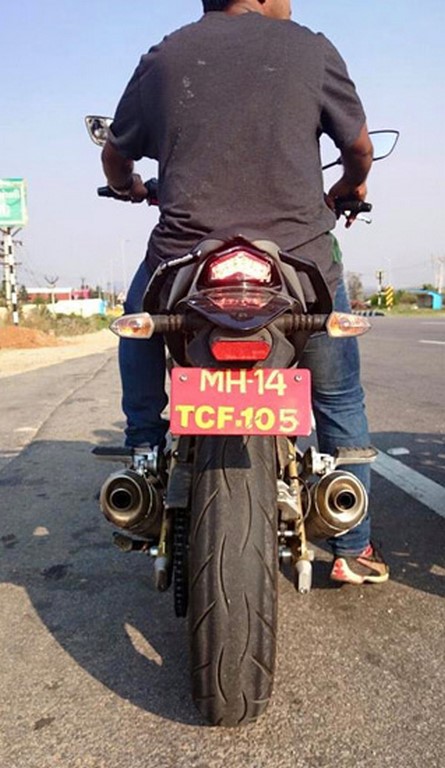 2015 Mahindra Mojo Spied Rear