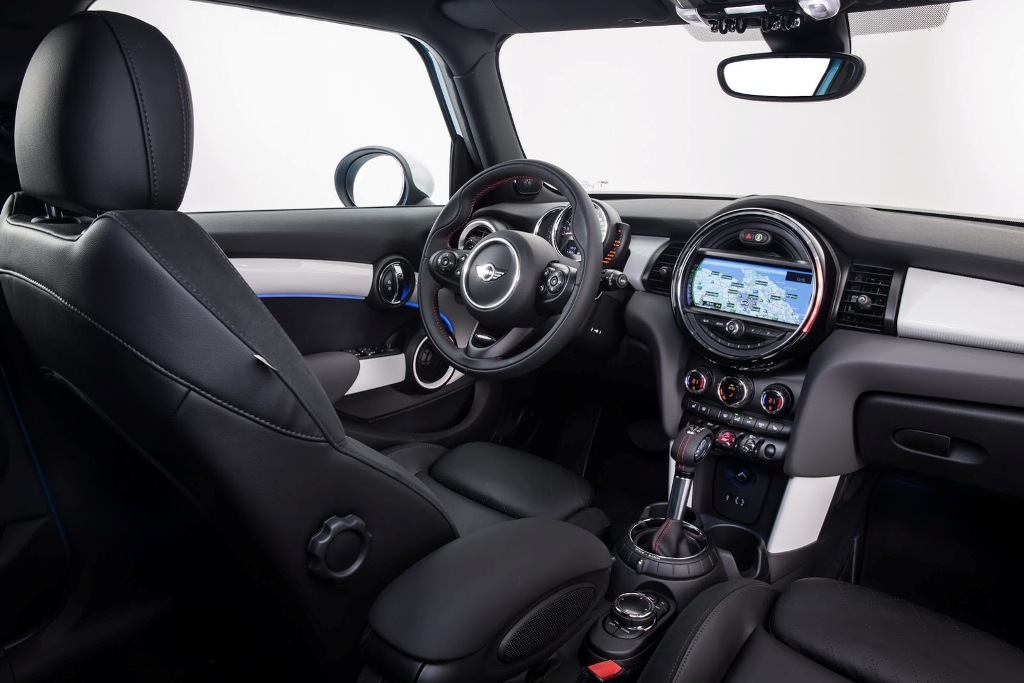 2015-Mini-Cooper-S-5-Door-Interior