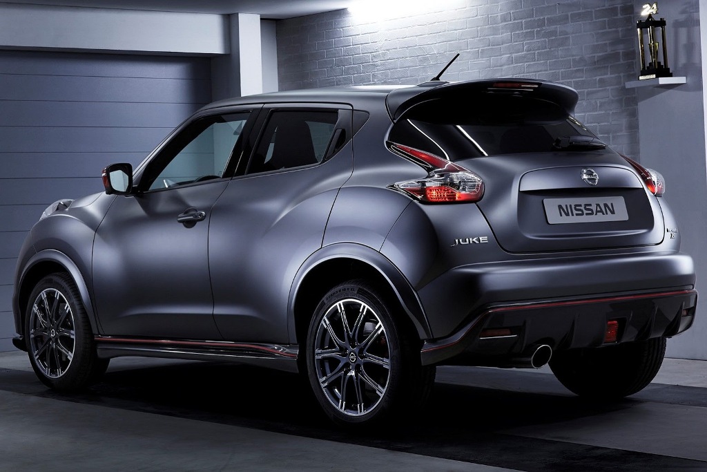2015-Nissan-Juke-NISMO-RS-Rear