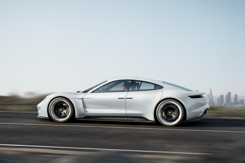 2015 Porsche Mission E Concept