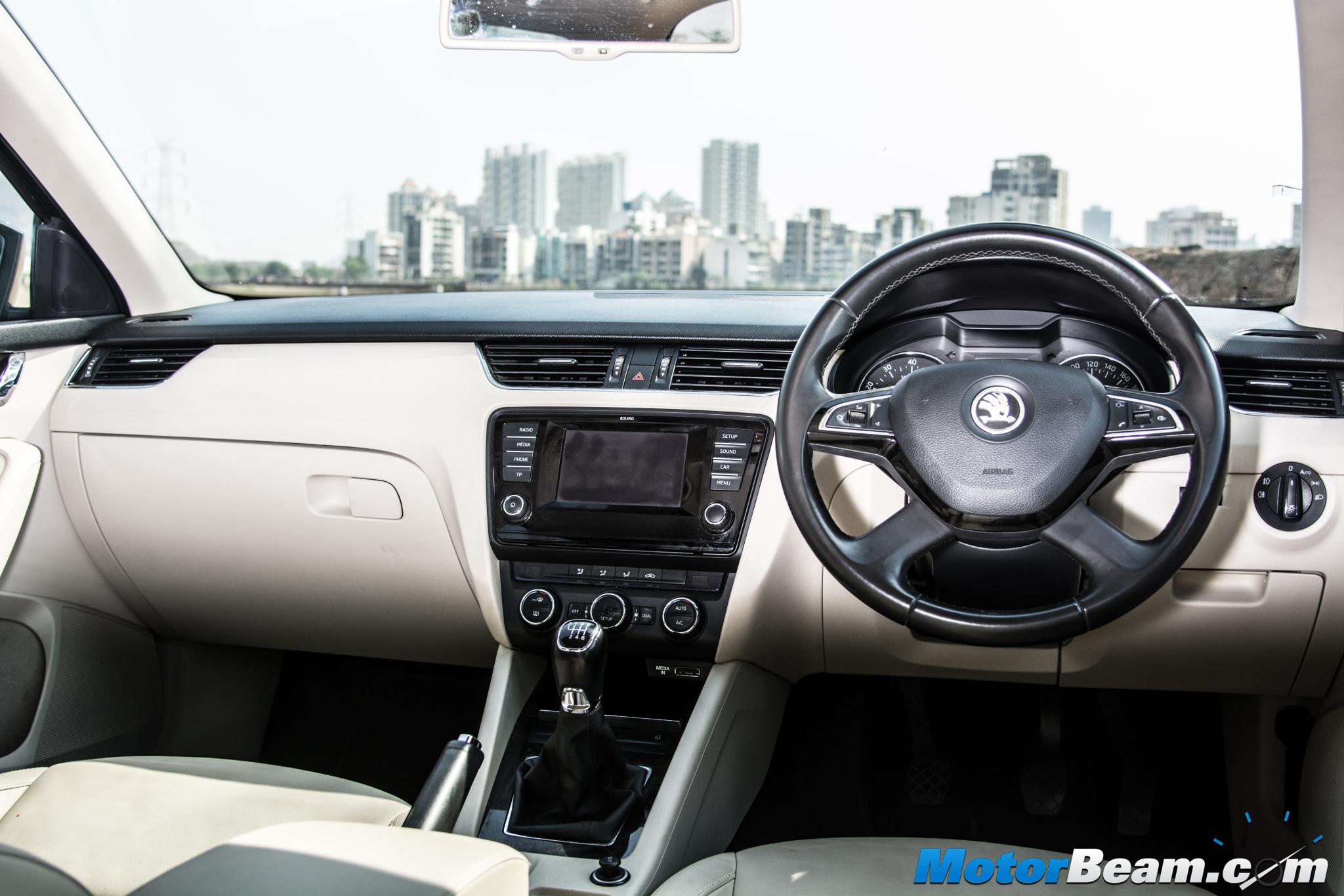 2015 Skoda Octavia vs Hyundai Elantra