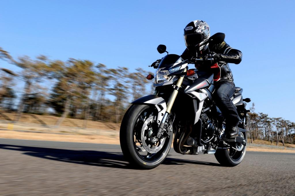 2015-Suzuki-GSR-750