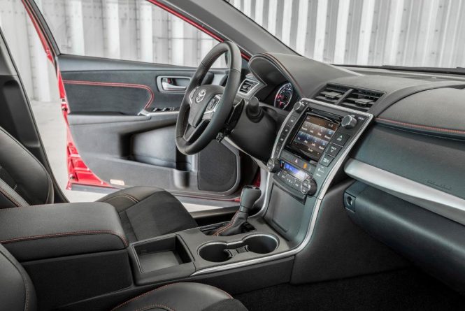 2015 Toyota Camry Interior