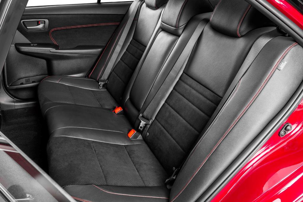 2015 Toyota Camry Rear Seats