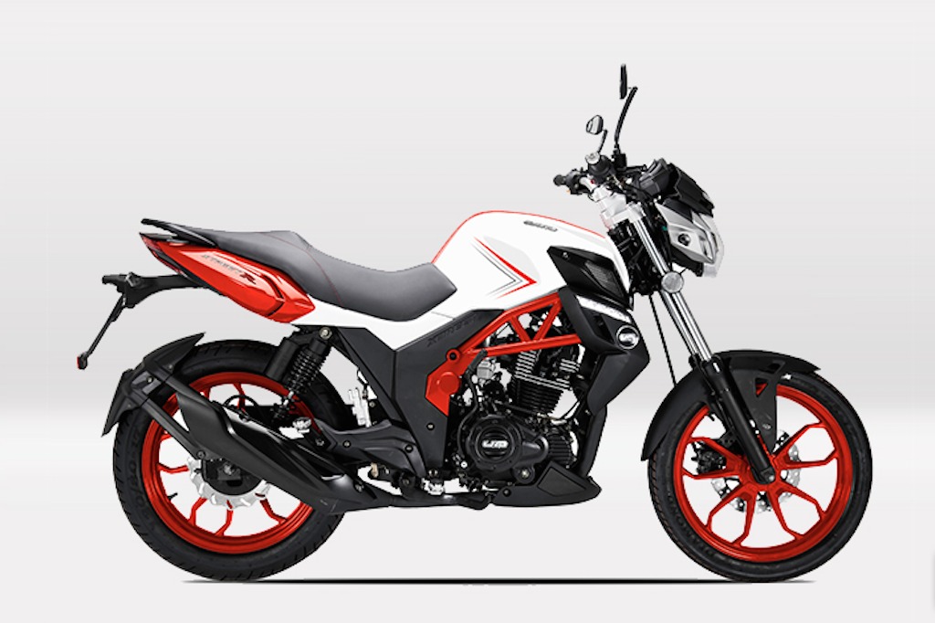 2015 UM Xtreet R Side View