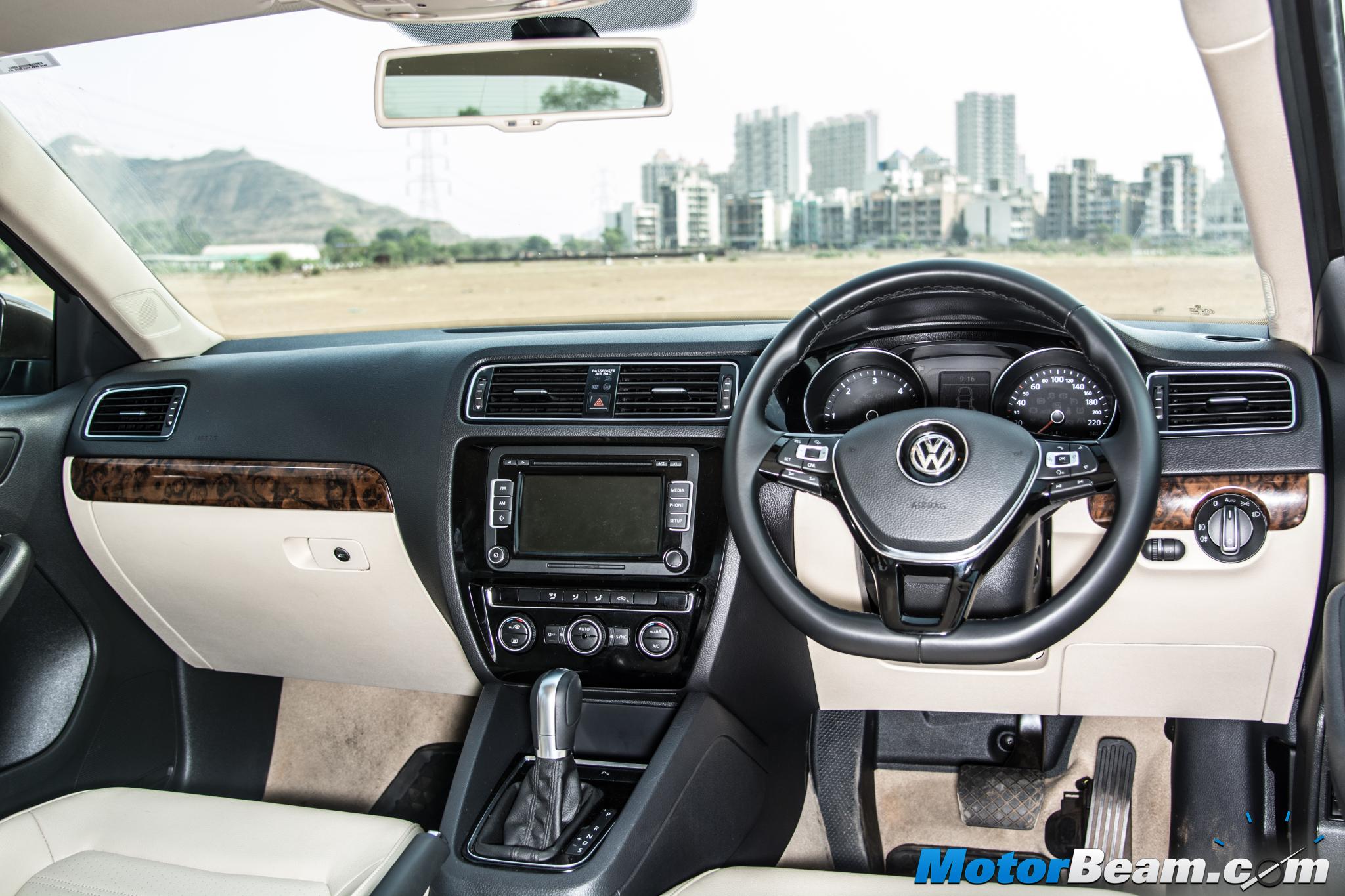 2015 Volkswagen Jetta vs Skoda Octavia