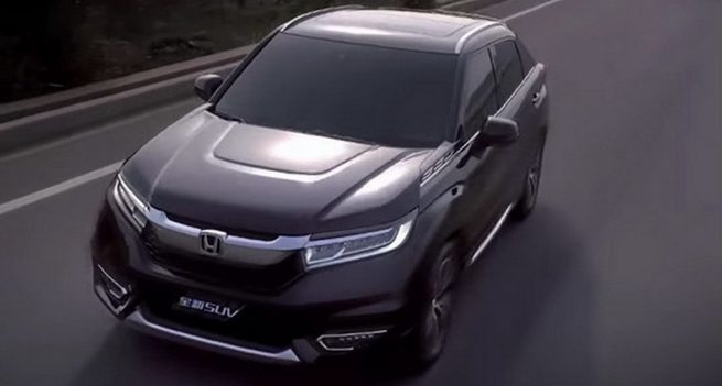 2016 Honda Avancier Front Quarters