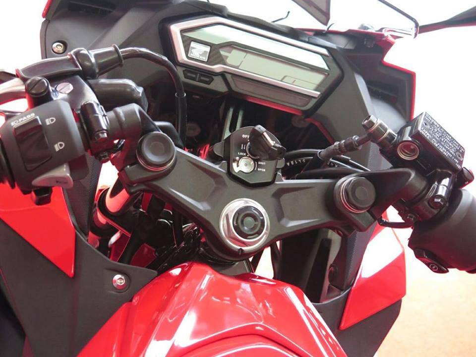 2016 Honda CBR150R Facelift Console