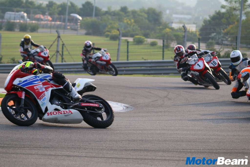 2016 Honda CBR250R racing