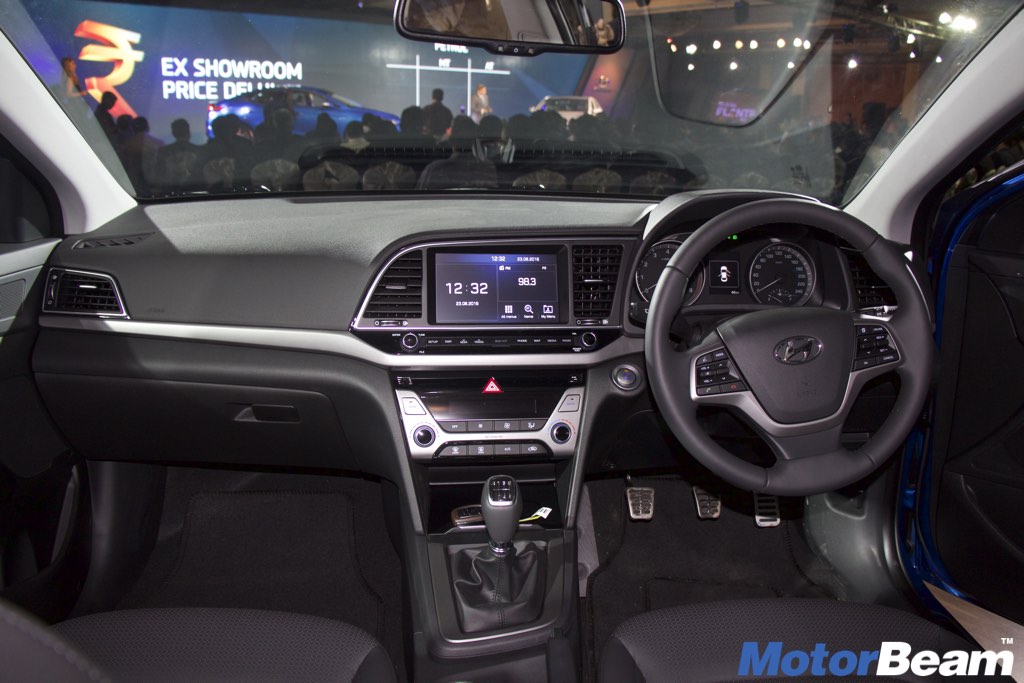 2016 Hyundai Elantra Dashboard
