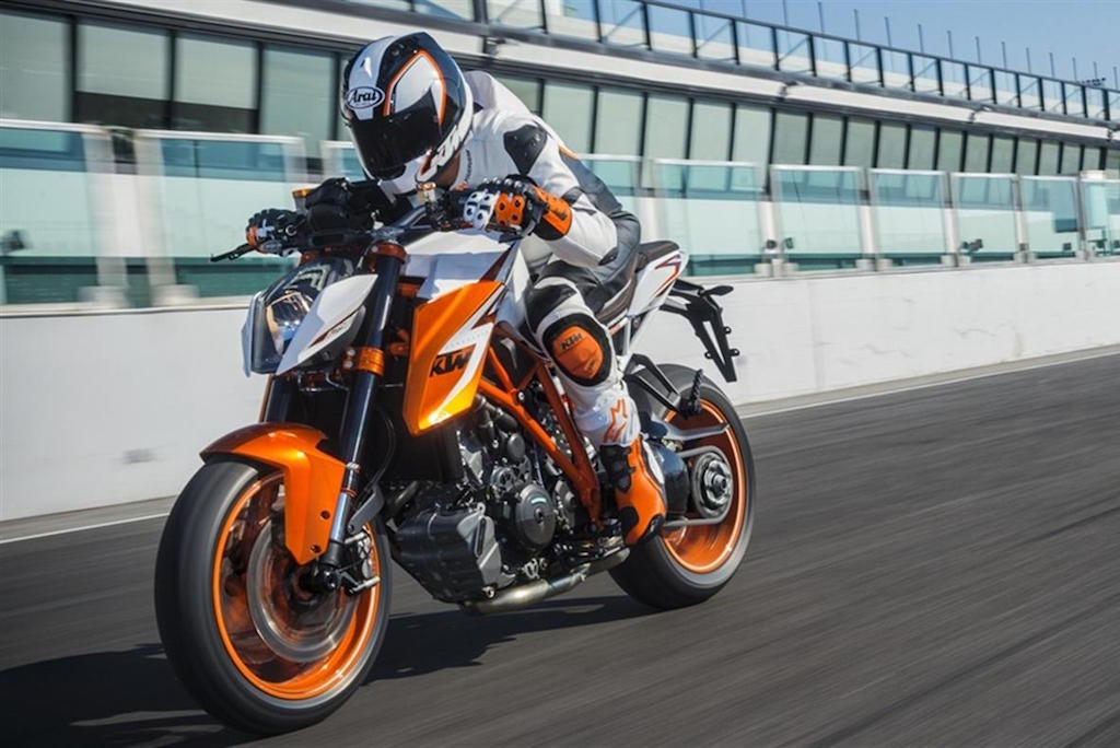 2016 KTM 1290 Super Duke R Special Edition Unveil