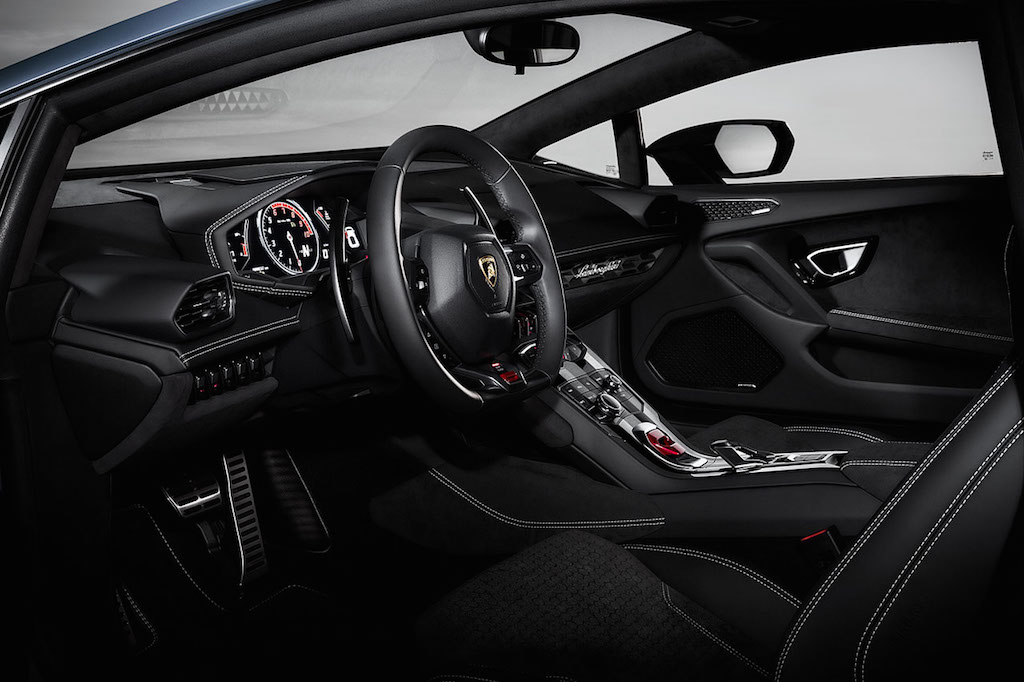 2016 Lamborghini Huracan Avio Interior