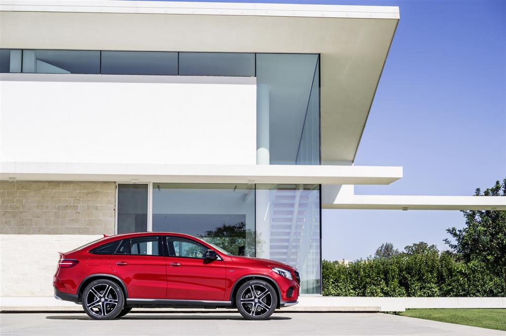 2016 Mercedes GLE Side
