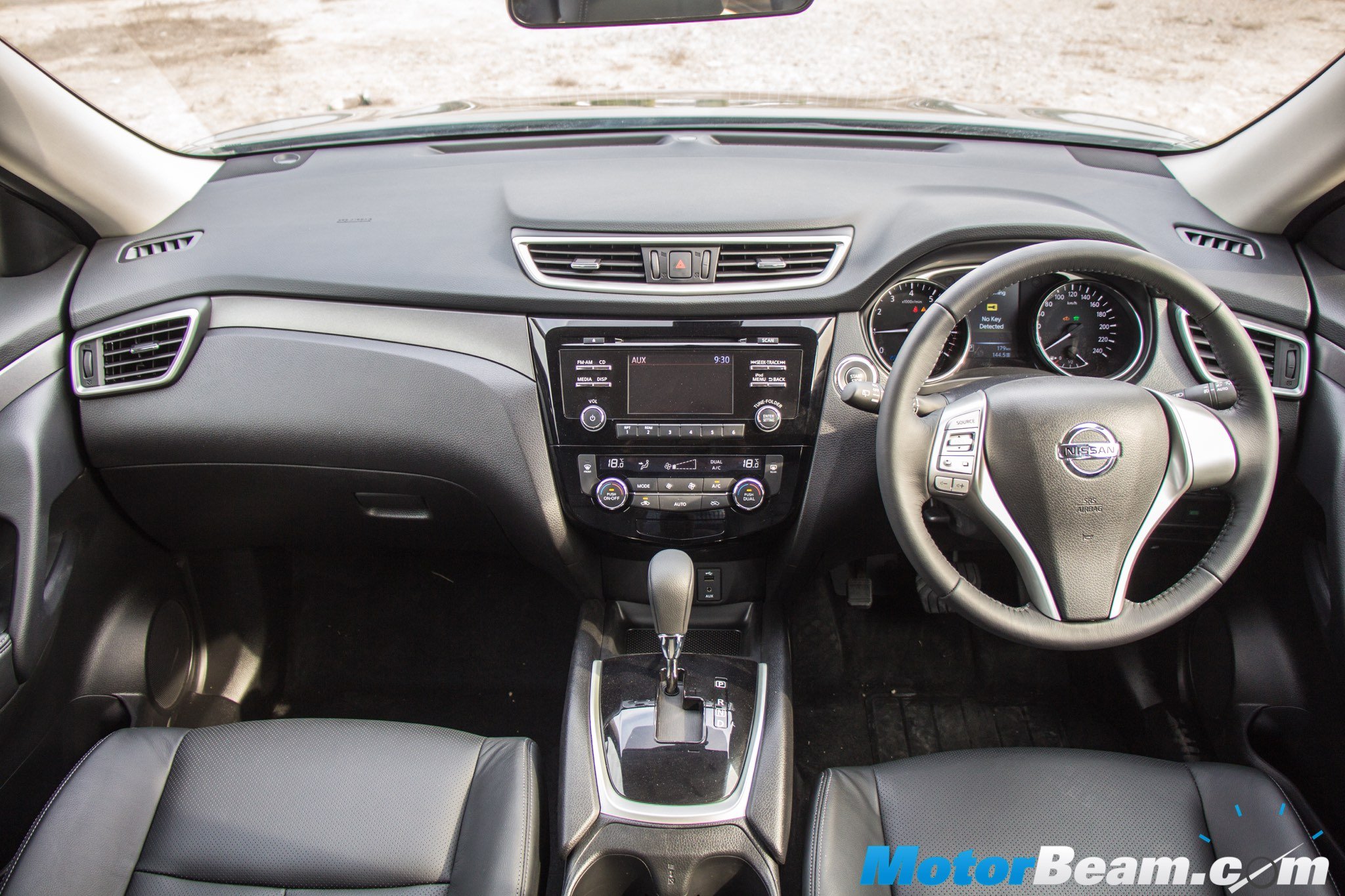 2016 Nissan X-Trail Hybrid Dashboard
