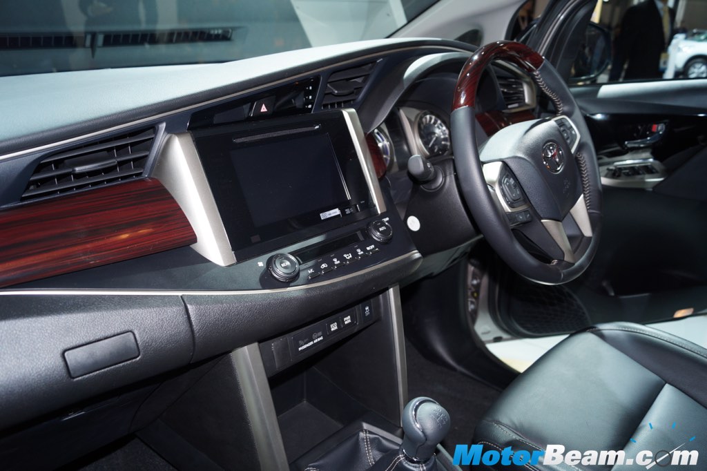 2016 Toyota Innova 12