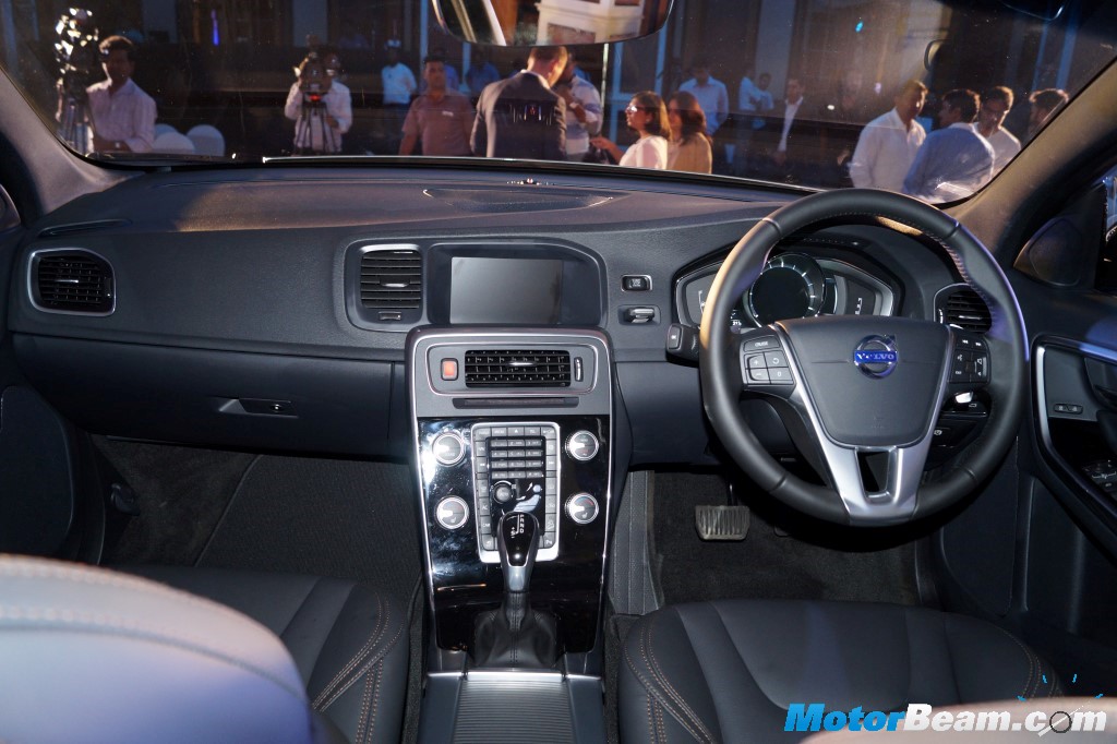 2016 Volvo S60 Cross Country Dashboard