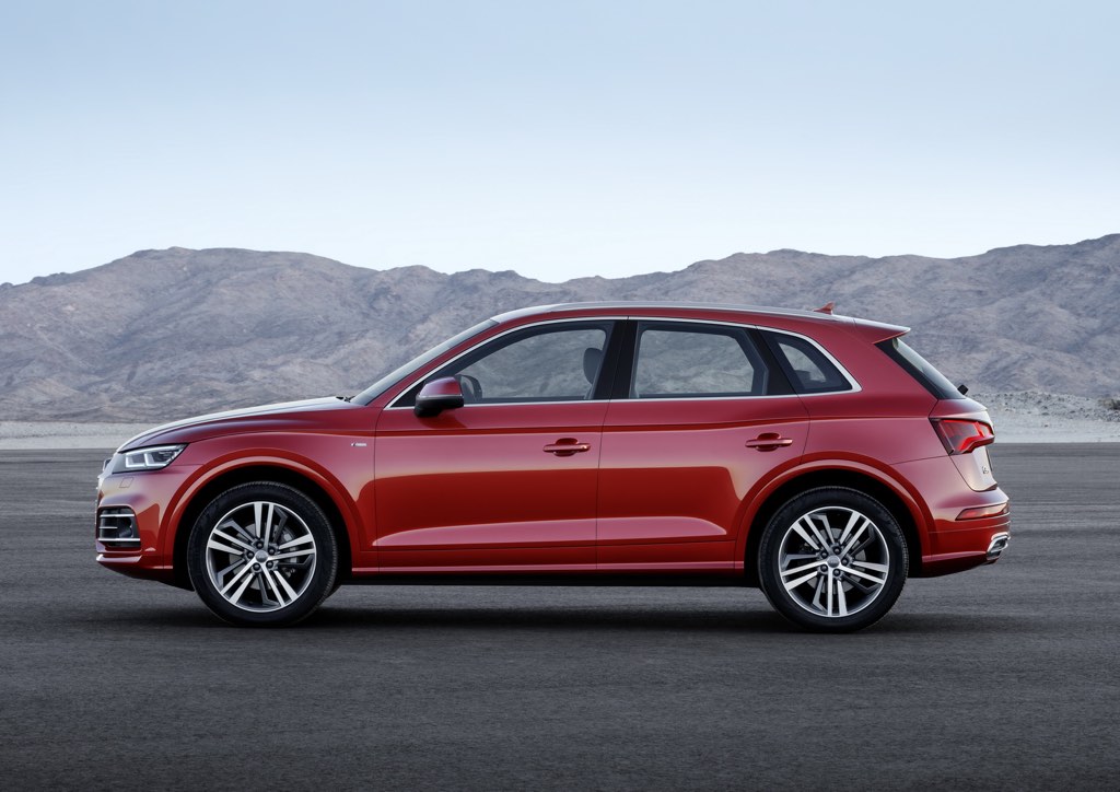 2017 Audi Q5 Side