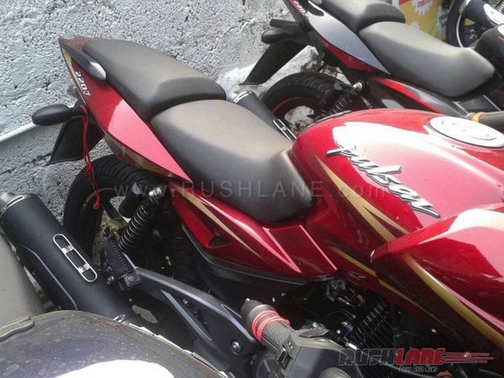 2017 Bajaj Pulsar 220F Red-Golden Yellow 2