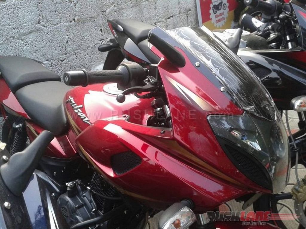 2017 Bajaj Pulsar 220F Red-Golden Yellow