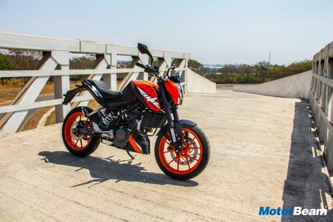 2017 KTM Duke 200 Review
