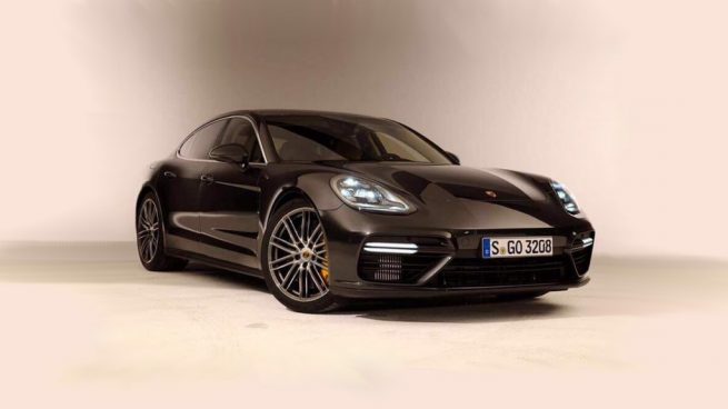 2017 Porsche Panamera Leaked Front