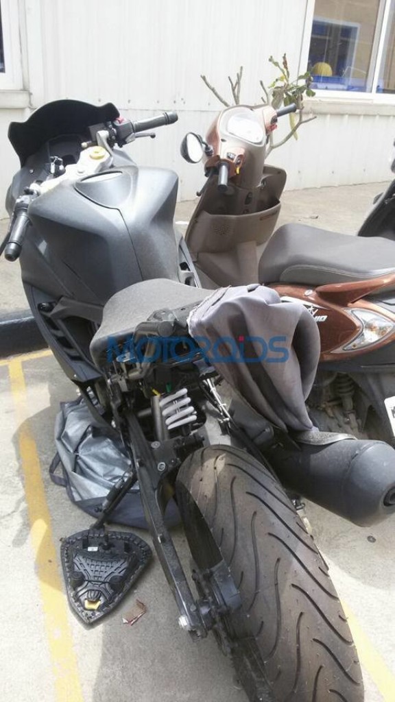 2017 TVS Akula 310 Grey Rear