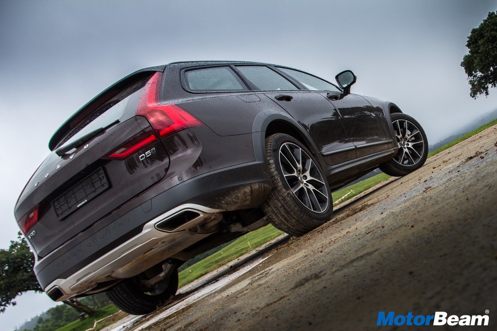2017 Volvo V90 Cross Country Rear
