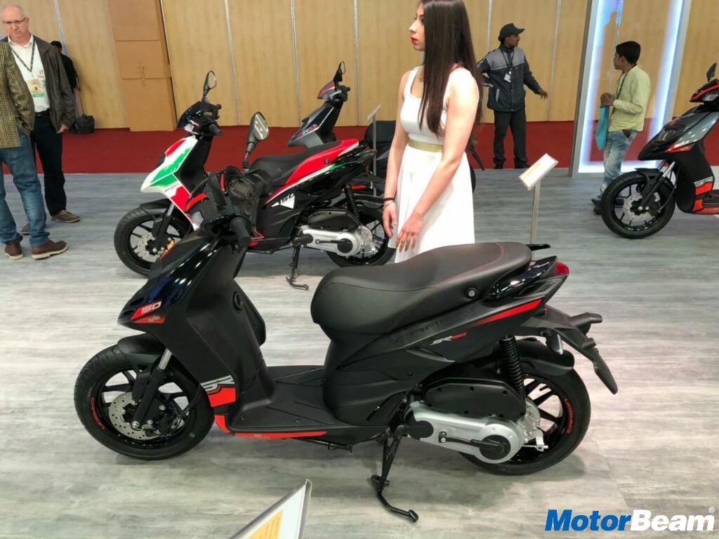 2018 Aprilia SR 150 Carbon SE 3