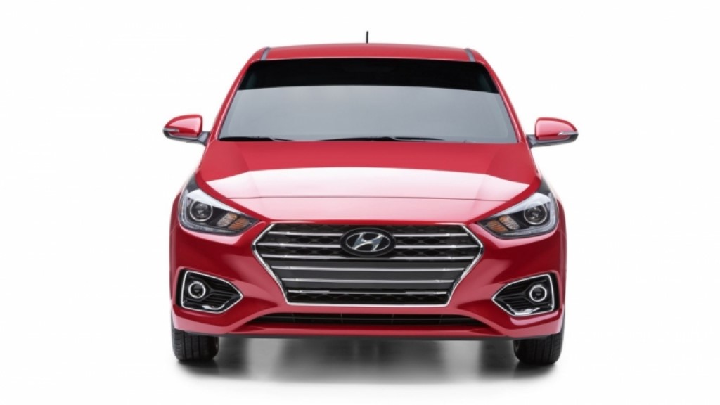 2018 Hyundai Verna Red Front