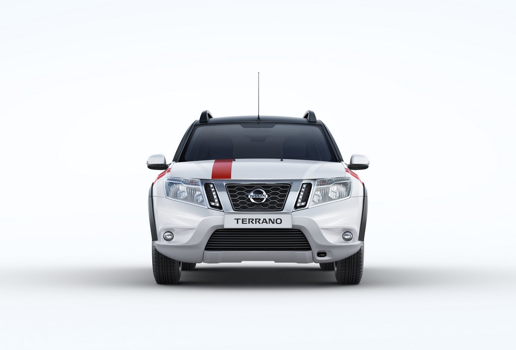 2018 Nissan Terrano SPORT Front