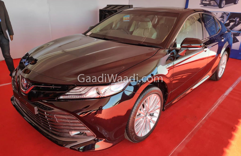 2019 Toyota Camry Hybrid Side Spied Undisguised