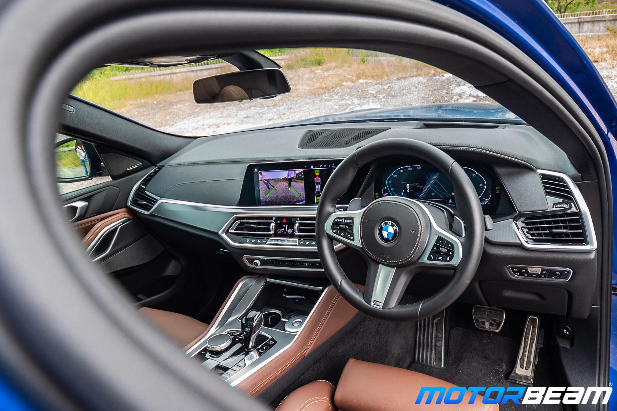 2020-BMW-X6-23