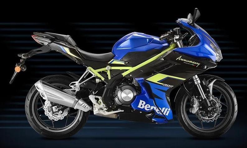 The 300cc engine remains unchanged, gets updated to comply with new emission norms