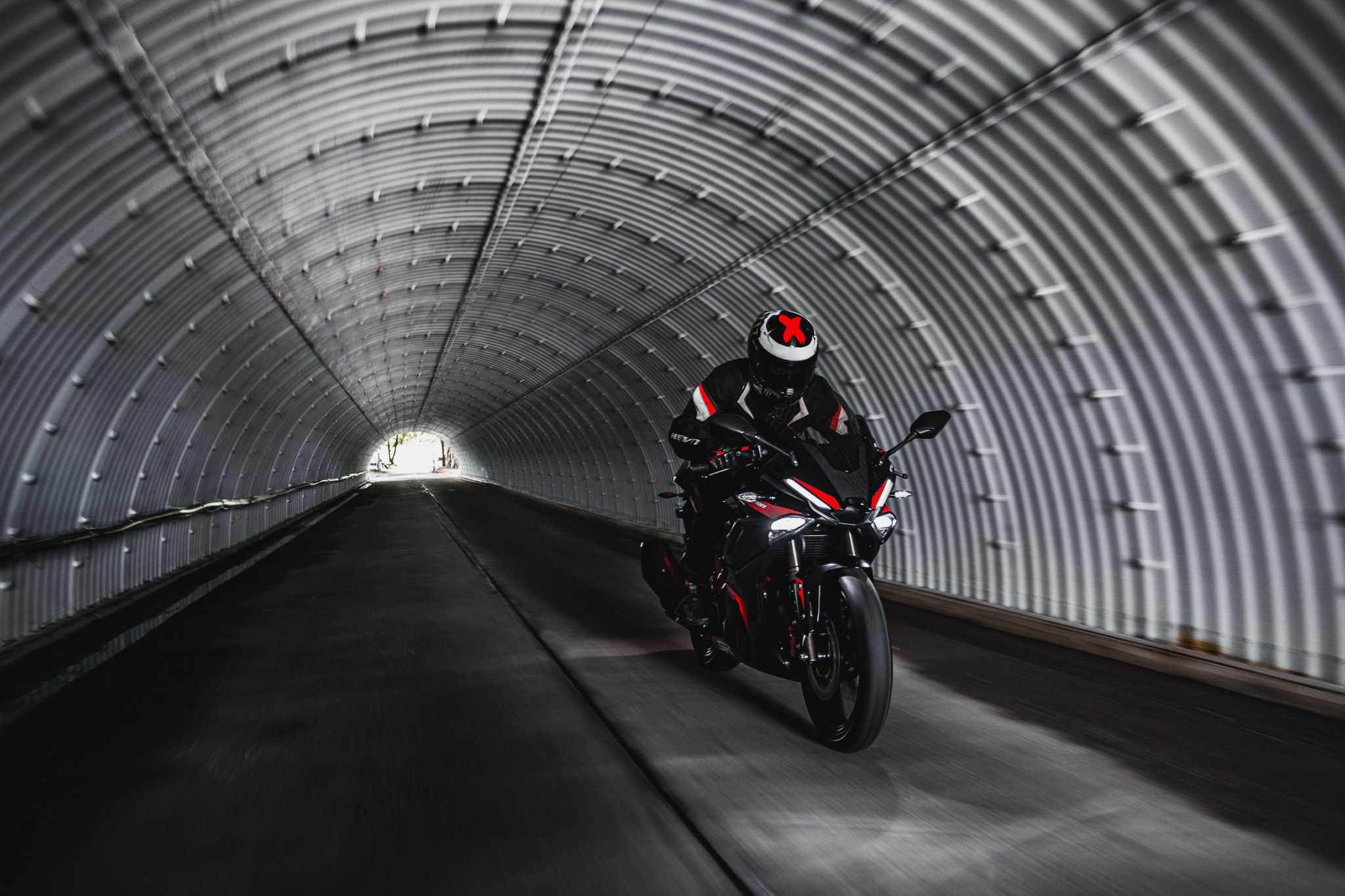 2020 GPX Demon GR200R Action
