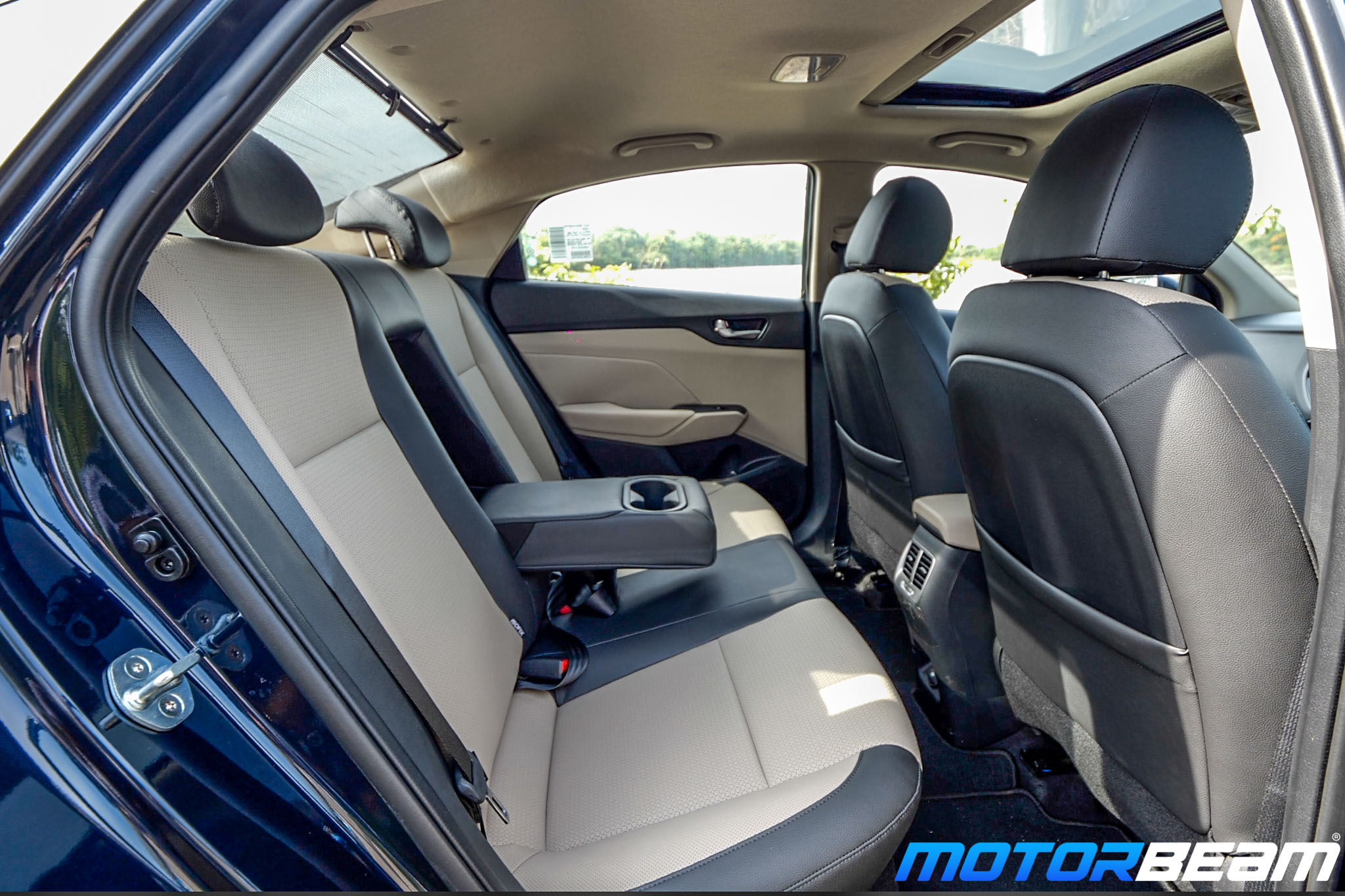 2020 Honda City vs Hyundai Verna 13