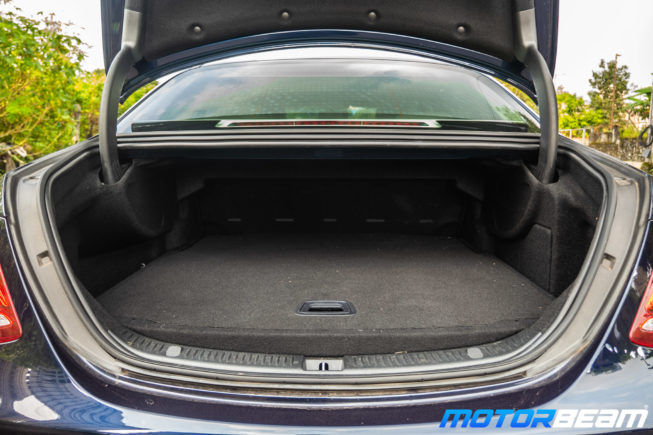2020-Mercedes-E220d-1