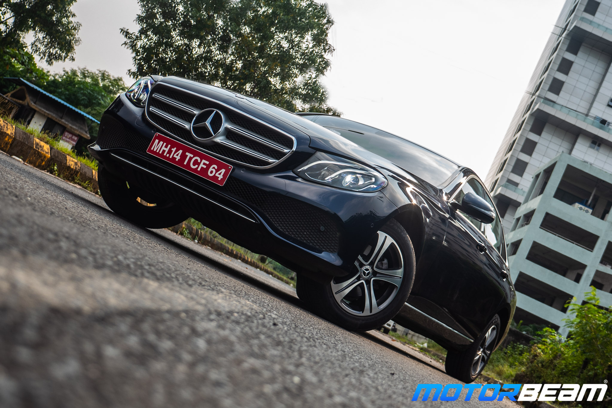 2020-Mercedes-E220d-11