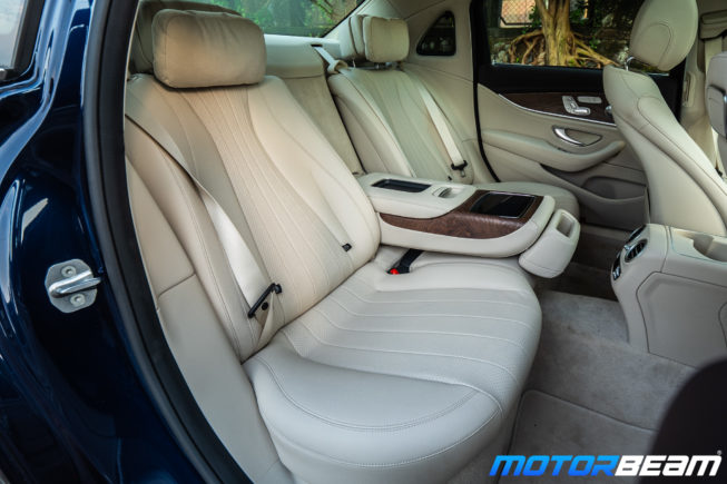 2020-Mercedes-E220d-17