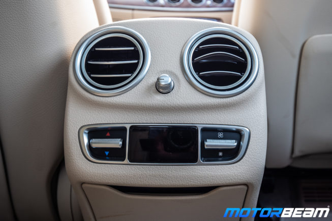 2020-Mercedes-E220d-19
