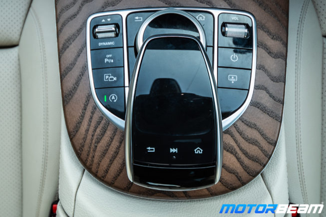 2020-Mercedes-E220d-21