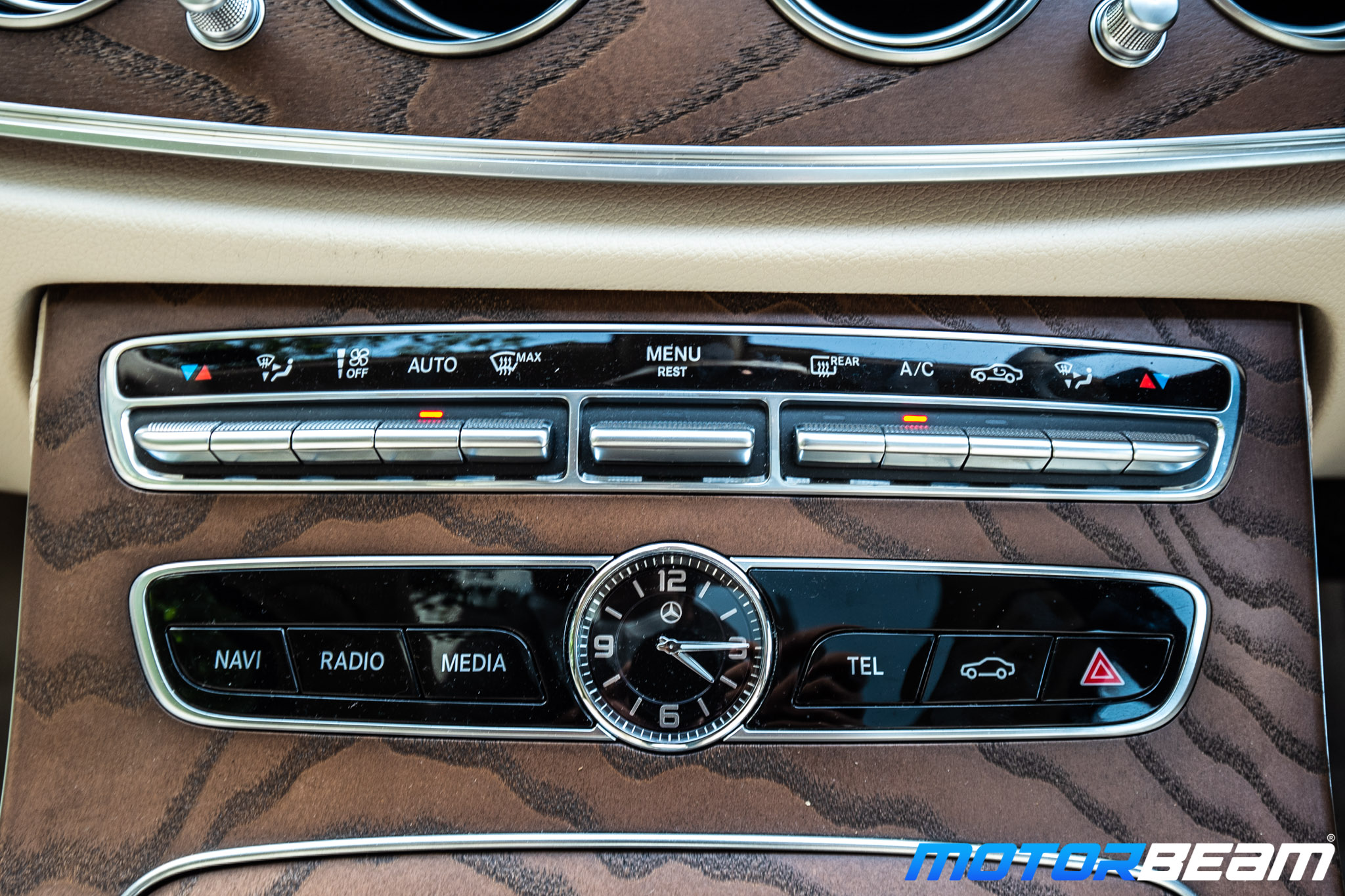 2020-Mercedes-E220d-22