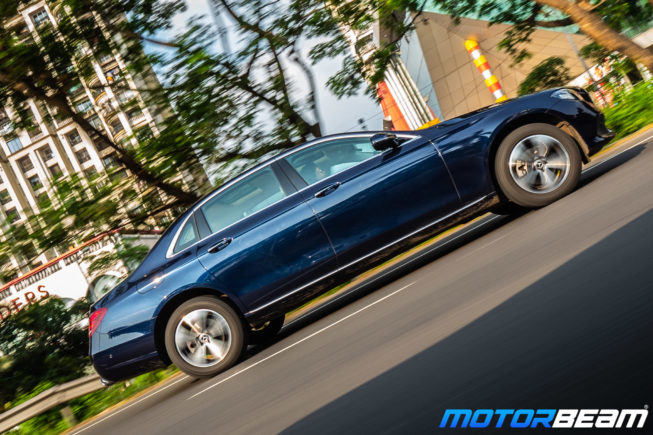 2020-Mercedes-E220d-31