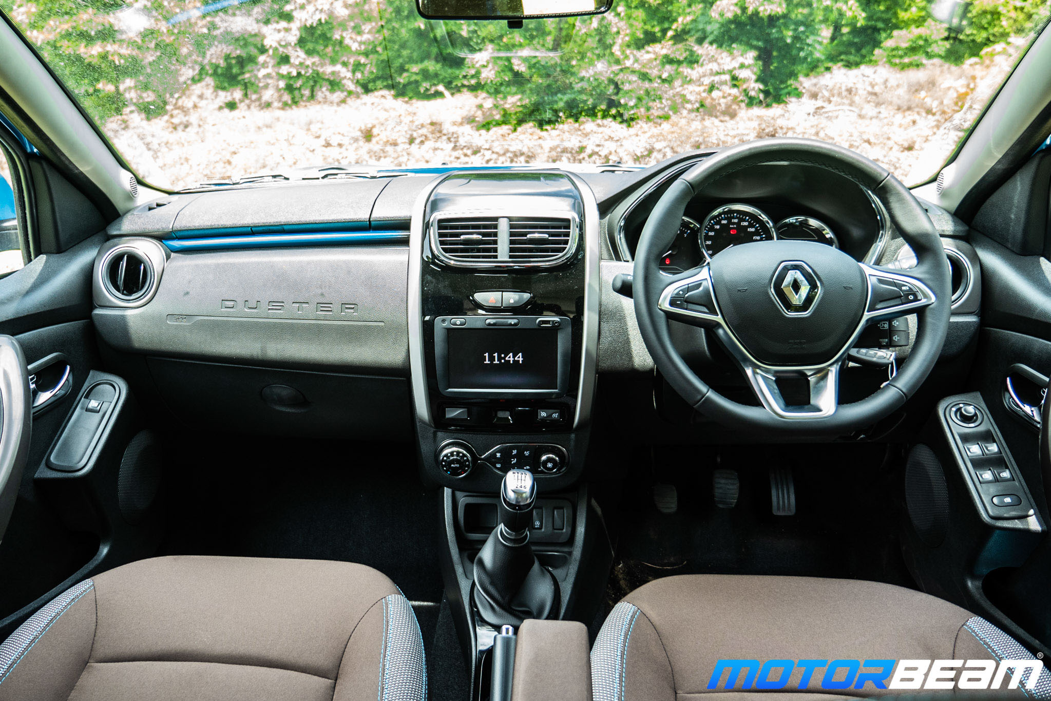 2020-Renault-Duster-Petrol-18