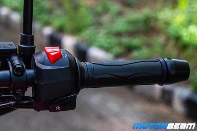 2020 TVS Apache 160 4V Review Handlebar