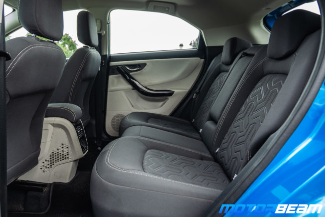 2020-Tata-Nexon-15